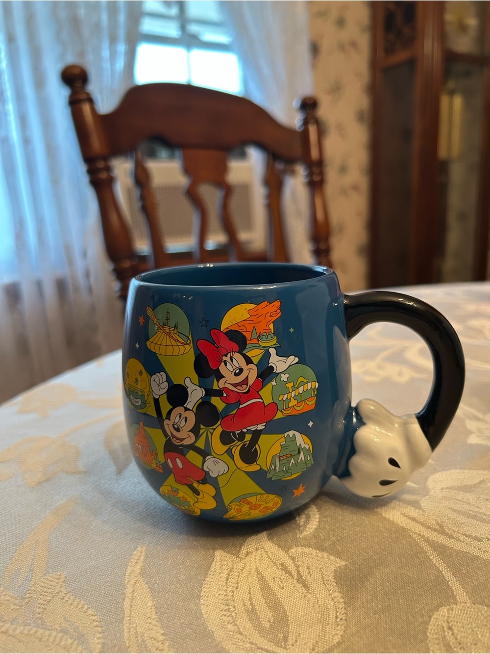 Disneyland Mickey Minnie Mouse mug with glove handle